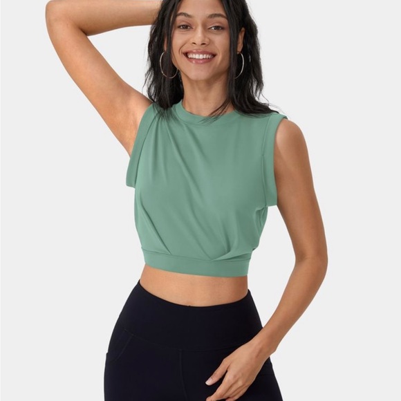 HALARA Tops - HALARA crop top